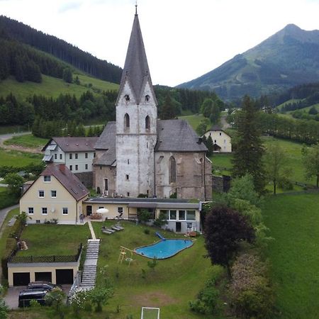 Pool, Pokale, Sauna, Billard, Kirche u. viel Natur Vordernberg Esterno foto
