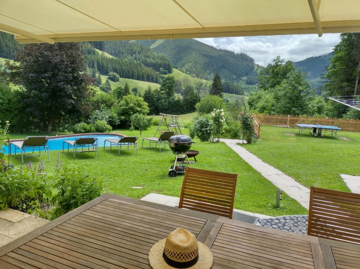 Pool, Pokale, Sauna, Billard, Kirche u. viel Natur Vordernberg Esterno foto